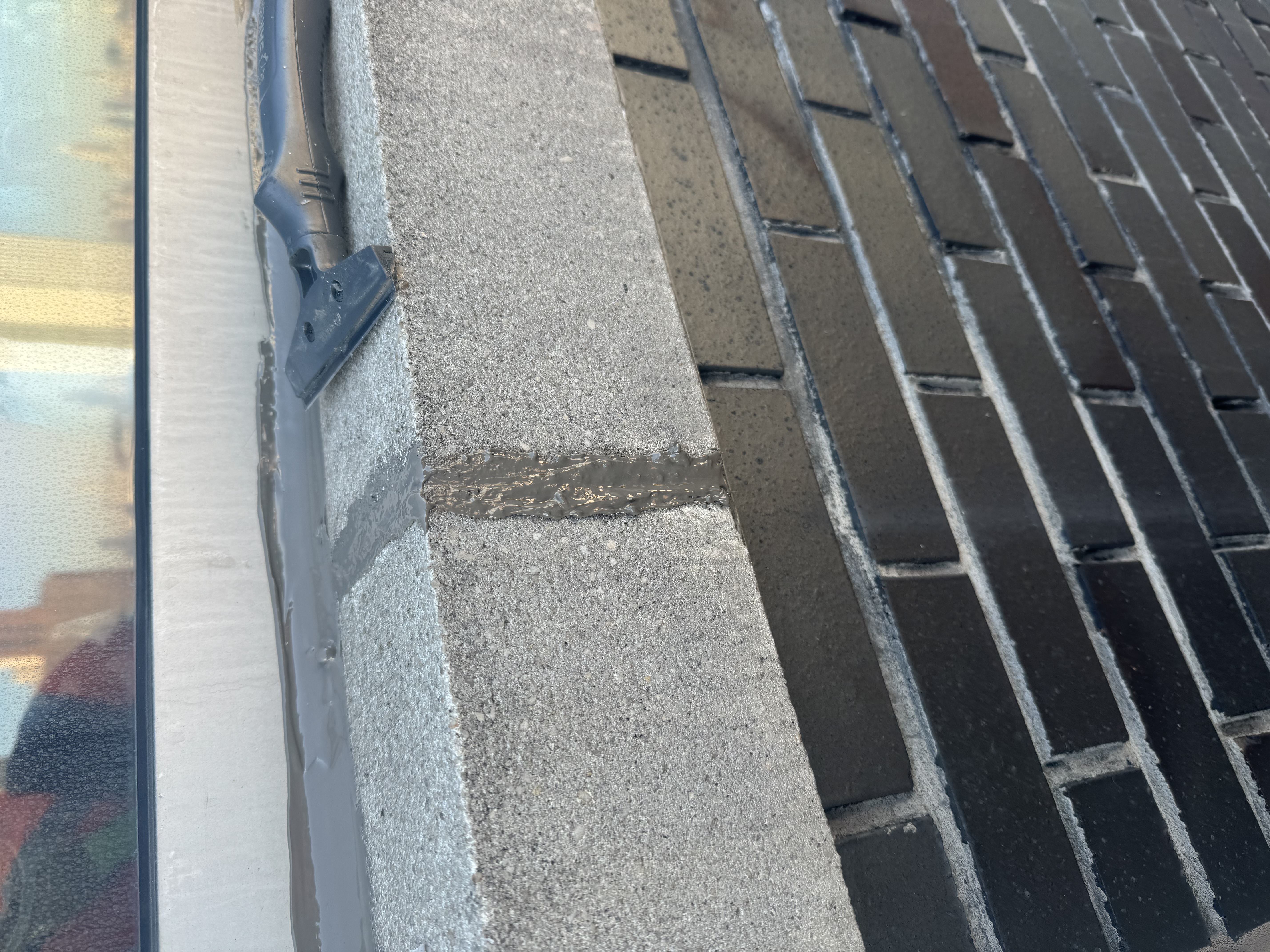 Window Facade Sealing Using Boom Lift – NYC