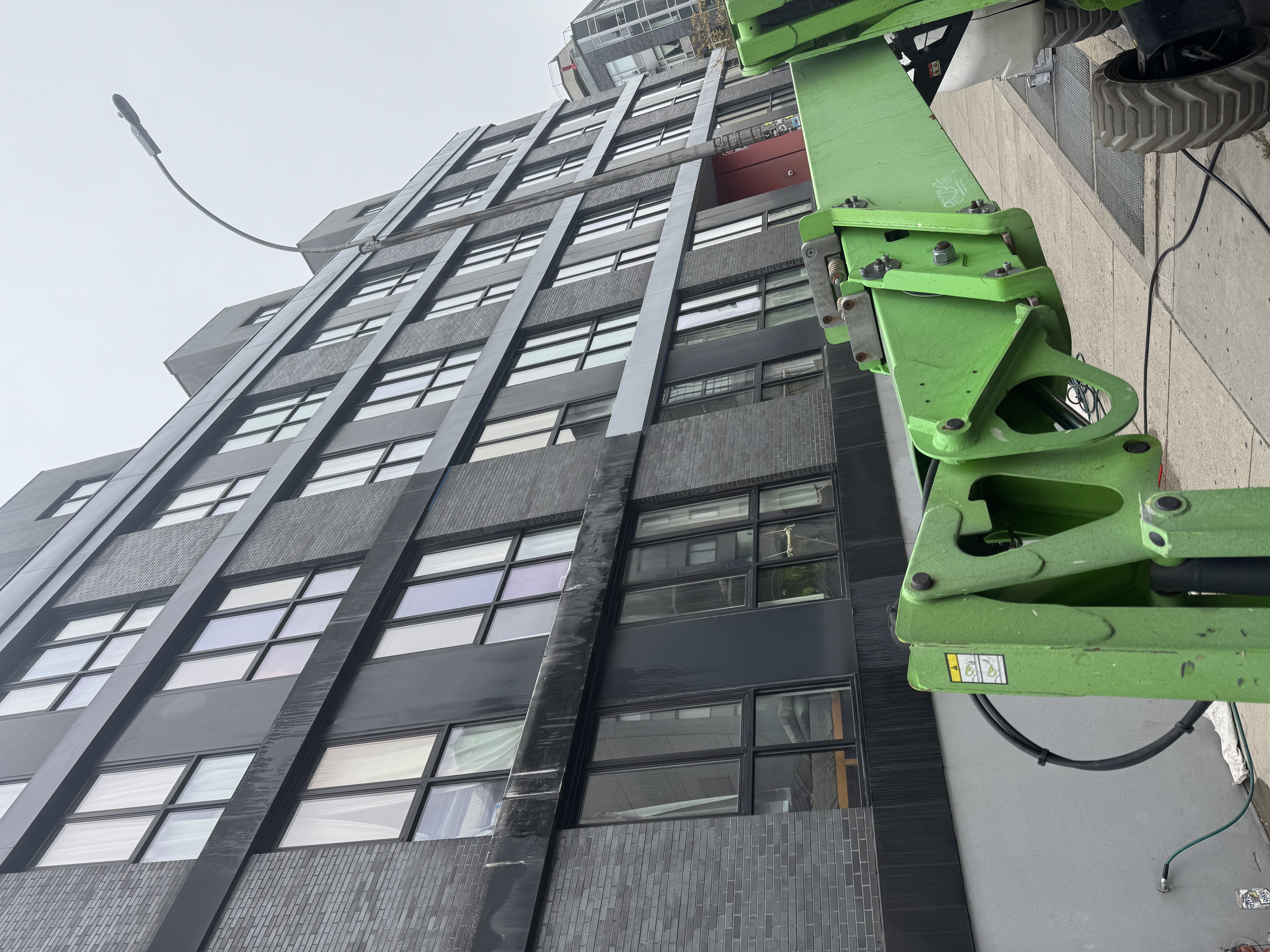 Window Facade Sealing Using Boom Lift – NYC
