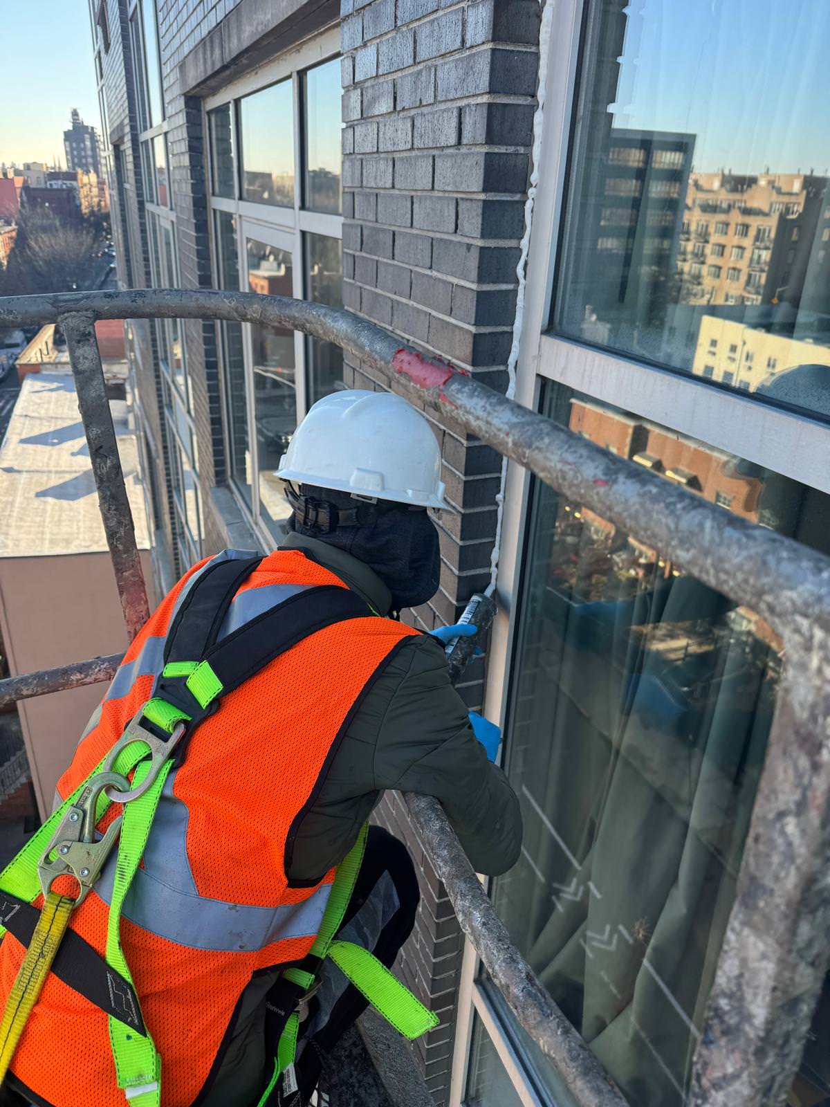 Window Facade Sealing Using Boom Lift – NYC