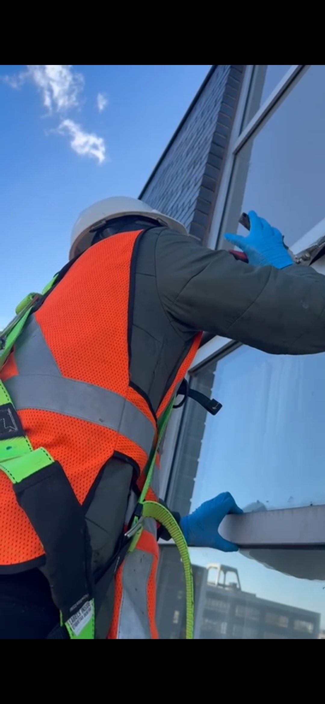 Window Facade Sealing Using Boom Lift – NYC